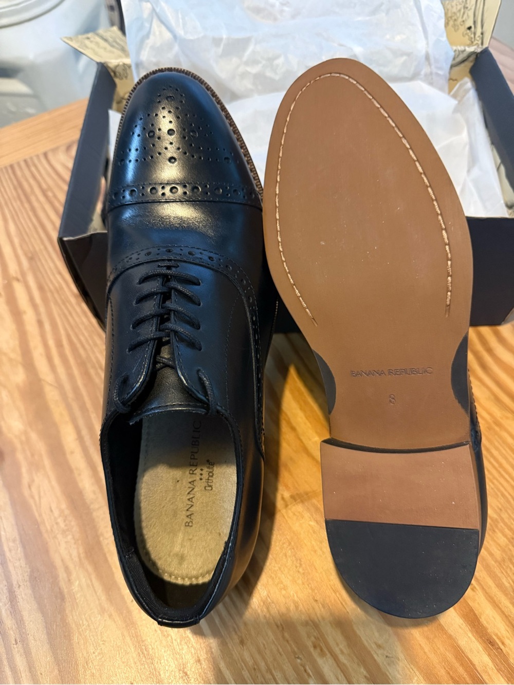 Banana Republic Black Leather Brogue Cap-Toe Oxfords - Picture 2 of 6